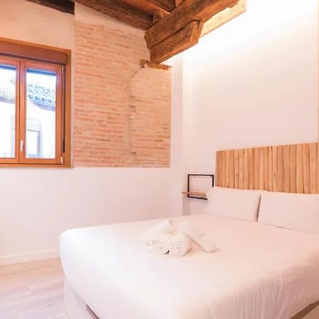 Casas De Trastámara By Ap * Toledo